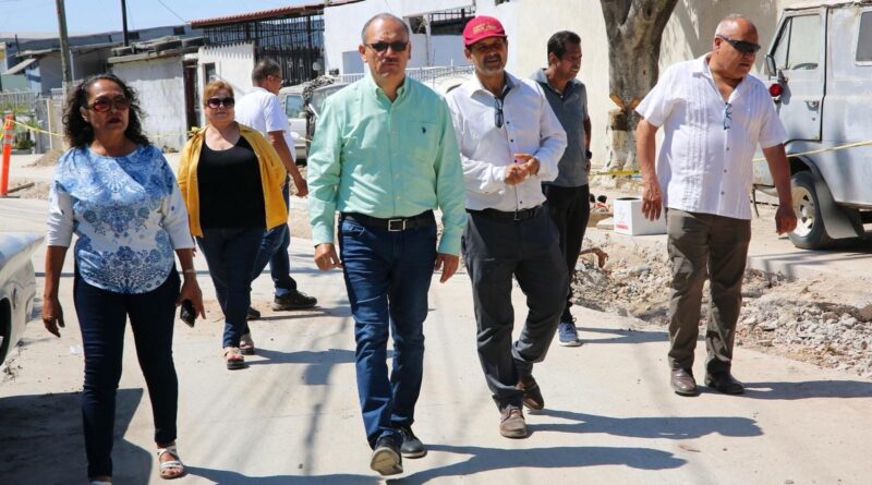 REPONE CESPT RED DE ALCANTARILLADO SANITARIO EN LA COLONIA JARDINES DEL RUBÍ