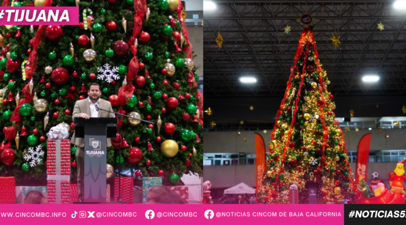 ES ENCENDIDO ÁRBOL NAVIDEÑO EN PALACIO MUNICIPAL