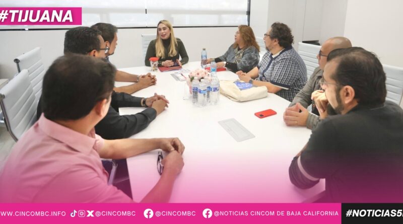 Recibe sindica procuradora a comitiva de la Unión de Librerías de Tijuana