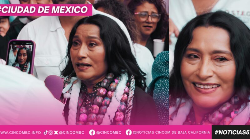 Prensa Acorrala a Abelina López en la Ciudad de México