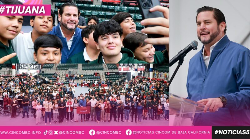 Entrega alcalde Ismael Burgueño 875 vales Uniforma-T 2026 a estudiantes